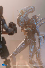Load image into Gallery viewer, Hiya Aliens: Battle Damaged Alien Warrior 1:18 Scale Action Figure