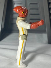 Load image into Gallery viewer, Vintage Kenner Star Wars Admiral Ackbar Action Figure LFL82 Taiwan ROTJ
