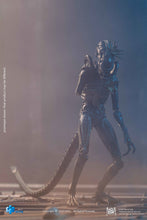 Load image into Gallery viewer, Hiya Aliens: Battle Damaged Alien Warrior 1:18 Scale Action Figure
