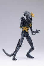 Load image into Gallery viewer, Hiya Aliens: Battle Damaged Alien Warrior 1:18 Scale Action Figure
