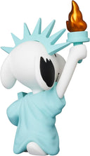 Load image into Gallery viewer, Peanuts UDF Ultra Detailed Series 17 Statue Of Liberty Snoopy Figure Statue
