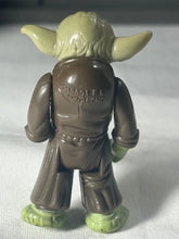 Load image into Gallery viewer, Vintage Kenner Star Wars Master Yoda w/Belt Action Figure LFL80 HK ESB

