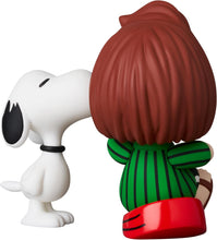 Load image into Gallery viewer, Peanuts UDF Ultra Detailed Series 17 Peppermint Patty &amp; Snoopy Figure Statue
