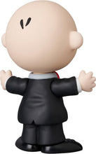 Load image into Gallery viewer, Peanuts UDF Ultra Detailed Series 17 Tuxedo Charlie Brown Figure Statue

