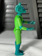 Load image into Gallery viewer, Vintage Kenner Star Wars Greedo Action Figure 1977 HK ANH NM
